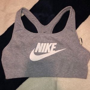 Nike sports bra girls size